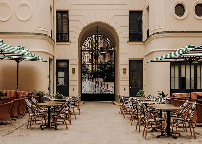 Le Jardin De Verre By Locke Parijs